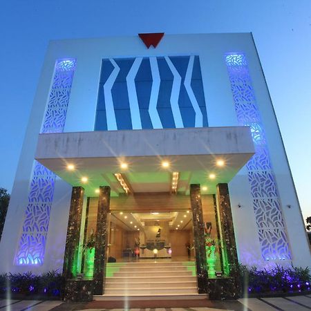 Wingston A Treehouse Hotel Goverdhan Radha Kund Экстерьер фото
