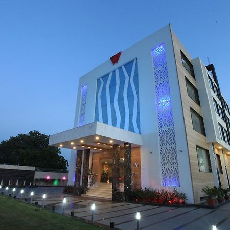 Wingston A Treehouse Hotel Goverdhan Radha Kund Экстерьер фото