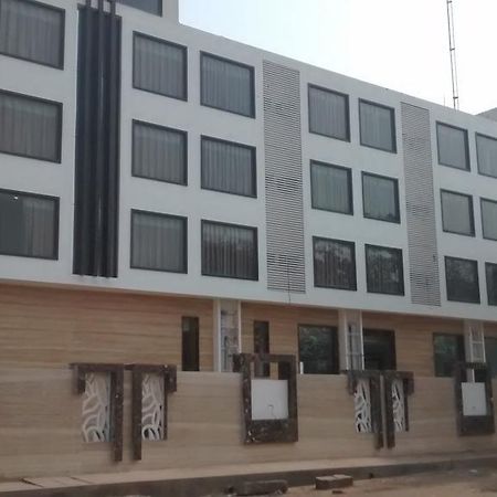 Wingston A Treehouse Hotel Goverdhan Radha Kund Экстерьер фото