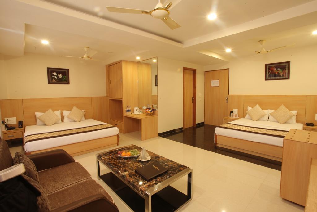 Wingston A Treehouse Hotel Goverdhan Radha Kund Номер фото