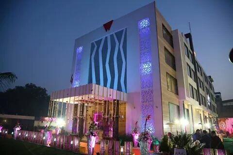 Wingston A Treehouse Hotel Goverdhan Radha Kund Экстерьер фото
